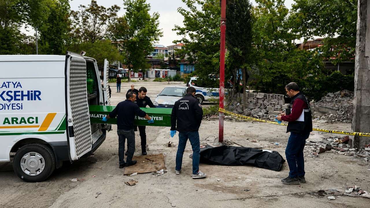 Elektrik kablolarını almak isteyen hurdacı, feci şekilde can verdi 4
